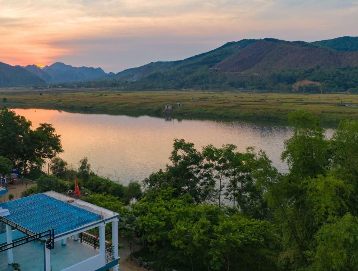 Fami Homestay Phong Nha Bagian luar foto