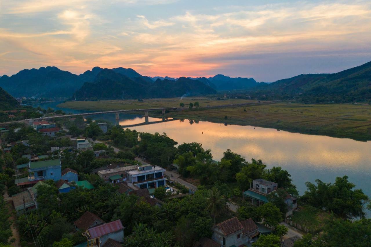 Fami Homestay Phong Nha Bagian luar foto